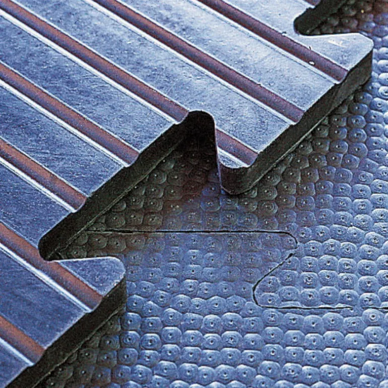 Dalle Clip Horse caoutchouc emboîtable pour box cheval ou aire de pansage - IDS