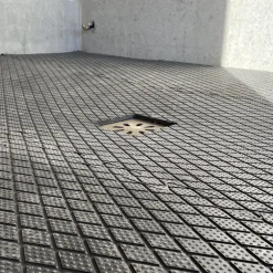 Dalle Clip Super en caouthouc pour douche écurie cheval - IDS