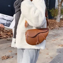 Sac à main bandoulière cuir vegan forme selle anglaise