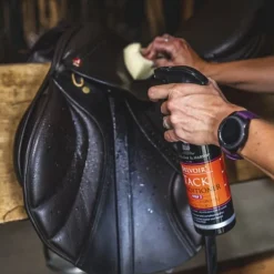 Spray revitalisant cuir équitation Belvoir Tack Conditionner - Carr & Day & Martin