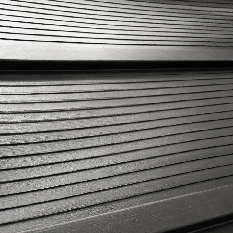 Tapis caoutchouc avec tasseau pont de van ou camion cheval - IDS