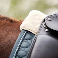 Tapis de selle cheval avec garrot en mouton Pegasus - Waldhausen